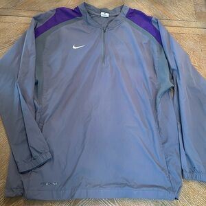 Nike Storm Fit Mens Size medium  Pullover Windbreaker Golf Jacket 1/4 Zip